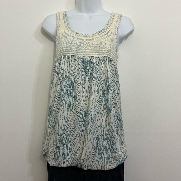 Anthropologie Tops - Bubble Tank Top by Anthropologie’s Kimchi & Blue is like new. Size small